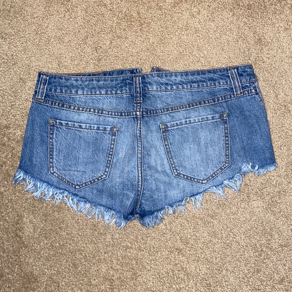đź”´ 2/$25 S|A|L|E Forever 21 | Distressed Shorts - Picture 2 of 6